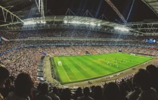 Hvordan giver sportsfans næring til stigningen i onlinespil? stadion sport